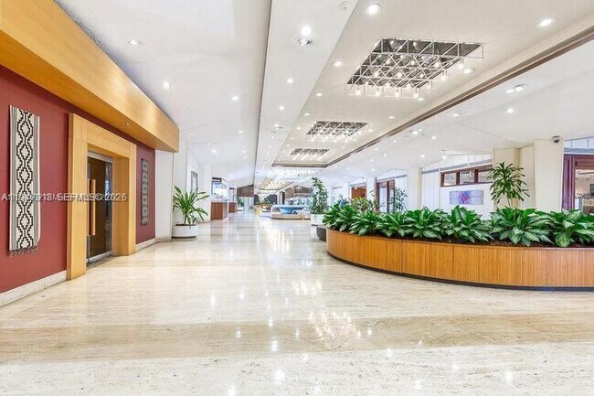 Building Photo - 801 Brickell Bay Dr