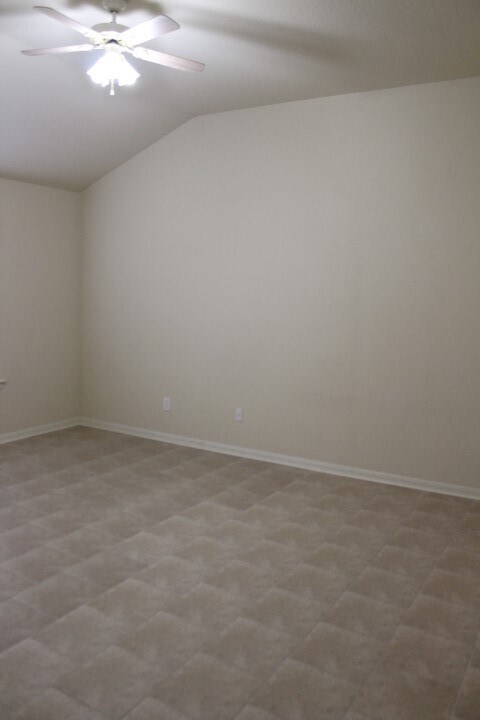 Building Photo - 18114 Surrey Lake Ln