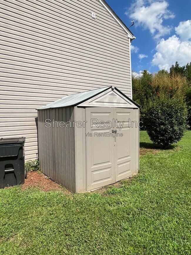 Building Photo - 10410 Pickerel Ln
