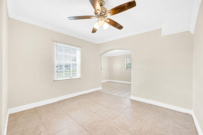 Building Photo - 15710 NW 19th Ave