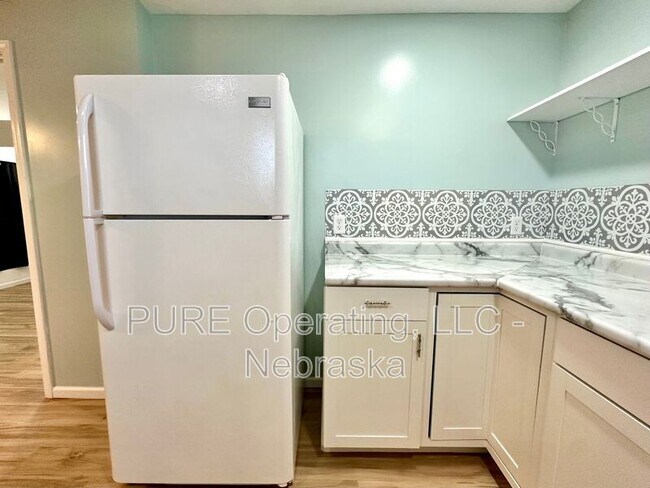 Building Photo - 20215 Pinkney St