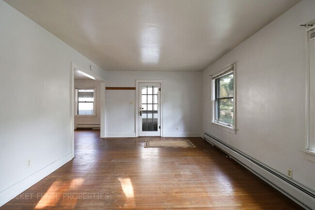 Building Photo - Beautiful Historic Two Bedroom Home