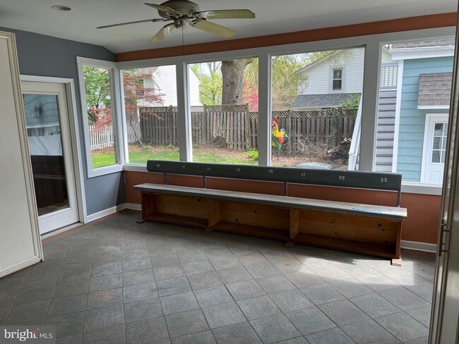 Building Photo - 2237 N Wakefield St