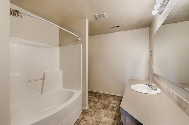 Building Photo - 1052 N Star Bright Ln