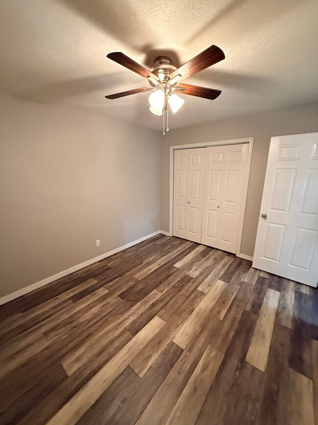 Building Photo - 822 Hardy Springs Cir