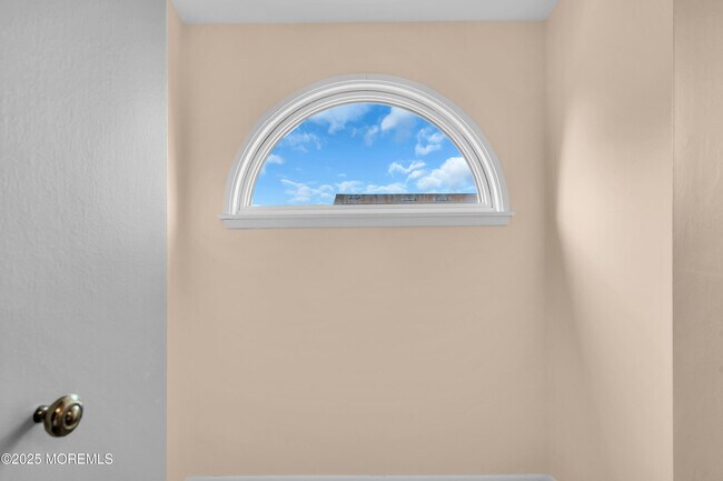 Building Photo - 4 Black Pine Ln