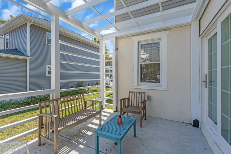 Building Photo - 1409 Bangs Ave