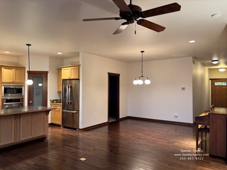 Building Photo - 10801 171st Ave E