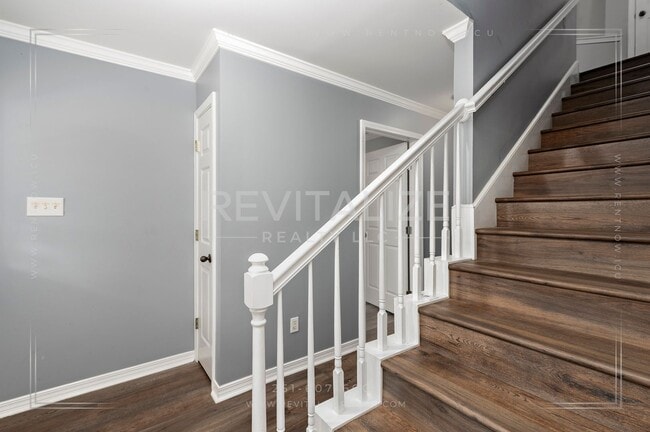 Building Photo - Creole Style 3 Bed 2.5 Bath Home on Oversized Lot