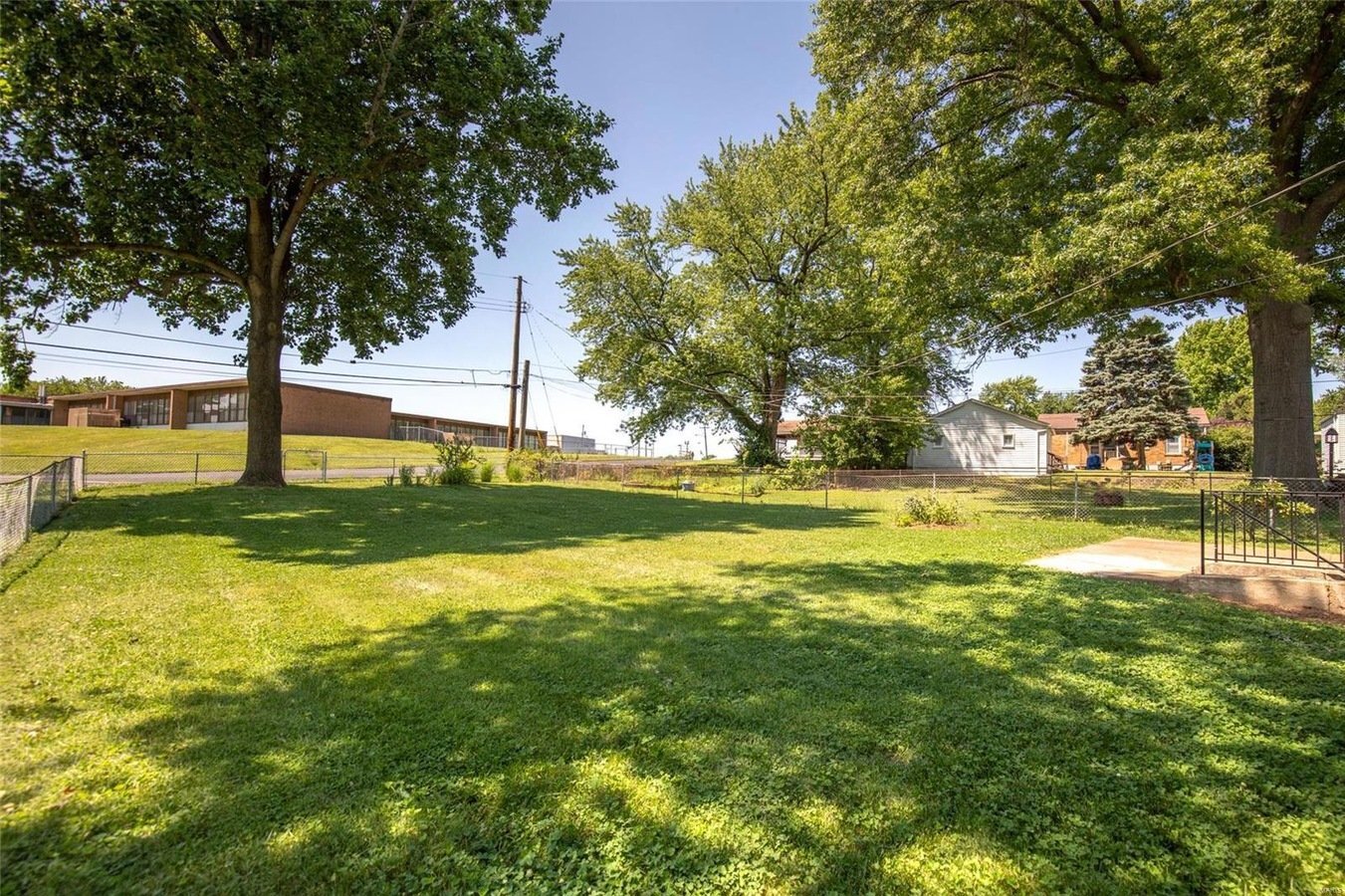 Building Photo - 130 St Maurice Ln