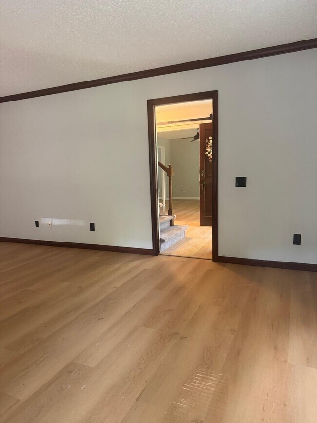 Building Photo - 4723 Shea Ln