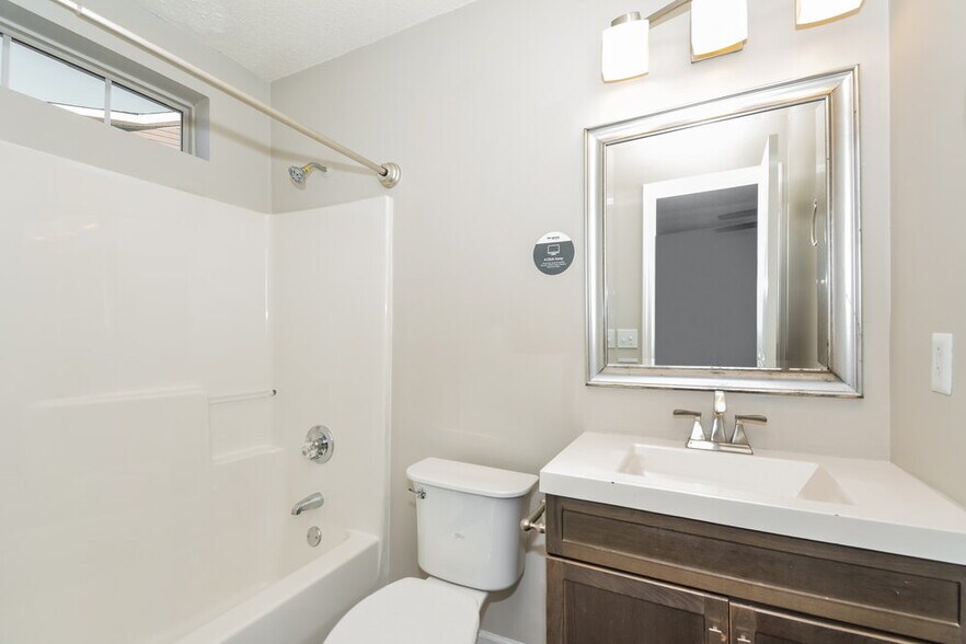 Building Photo - 306 Hank Aaron Cove