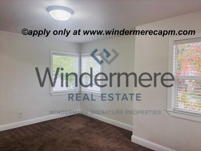 Building Photo - Charming, Bright & Clean 2-Story Home with Dual Balconies on 37th St!