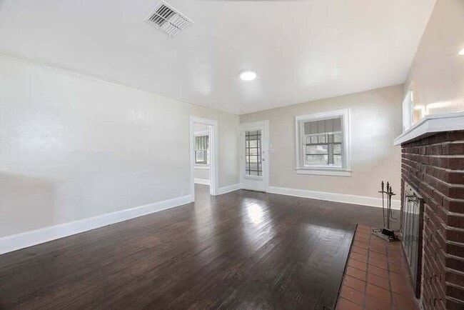 Building Photo - 4119 1st Ave N