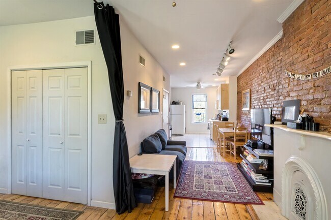 Building Photo - 294 Pavonia Ave