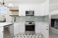 Building Photo - 2926 W Oxford St