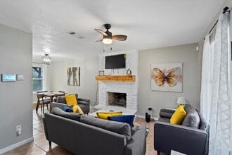 Building Photo - 200 Laurel Dr
