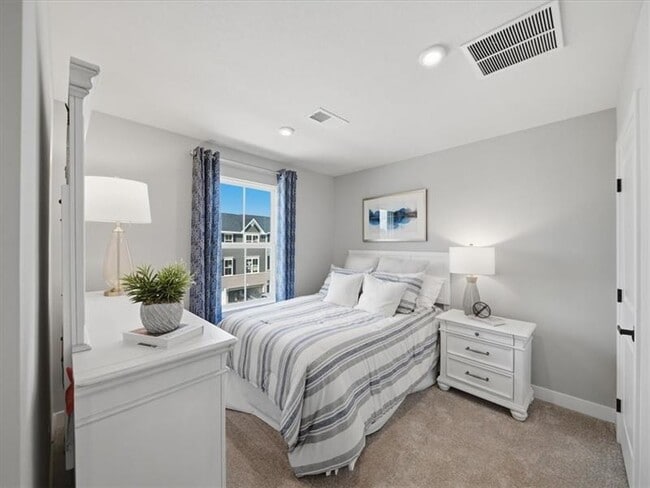 Building Photo - 201 Yellowwood Ct