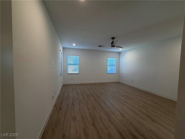 Building Photo - 6270 Lamont Hills Ave