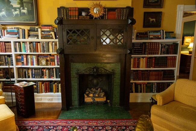 Building Photo - 349 W Main St