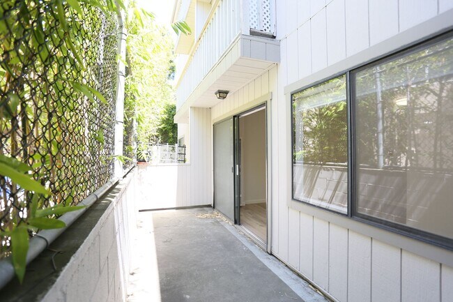 Building Photo - 301 Jayne Ave