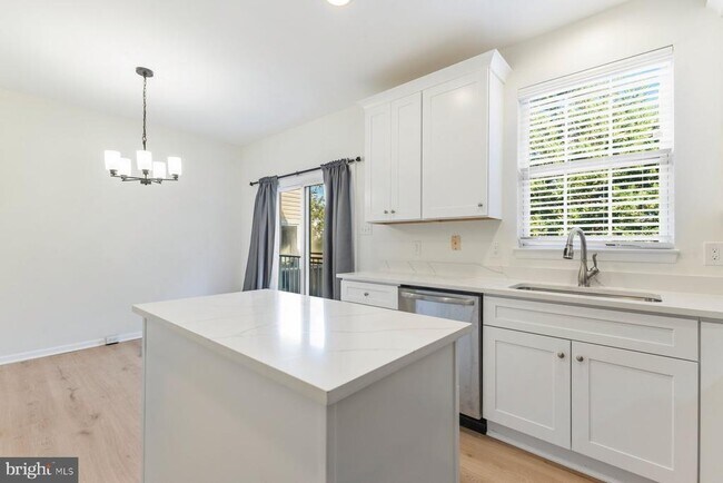 Building Photo - 9727 Faber Ln
