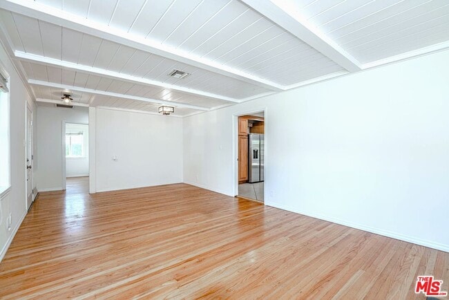 Building Photo - 5353 Don Pio Dr