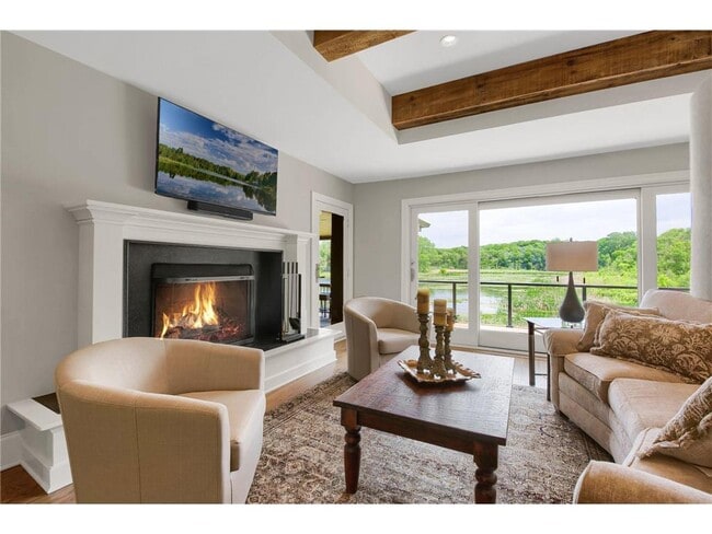 Building Photo - 3465 Deephaven Ave