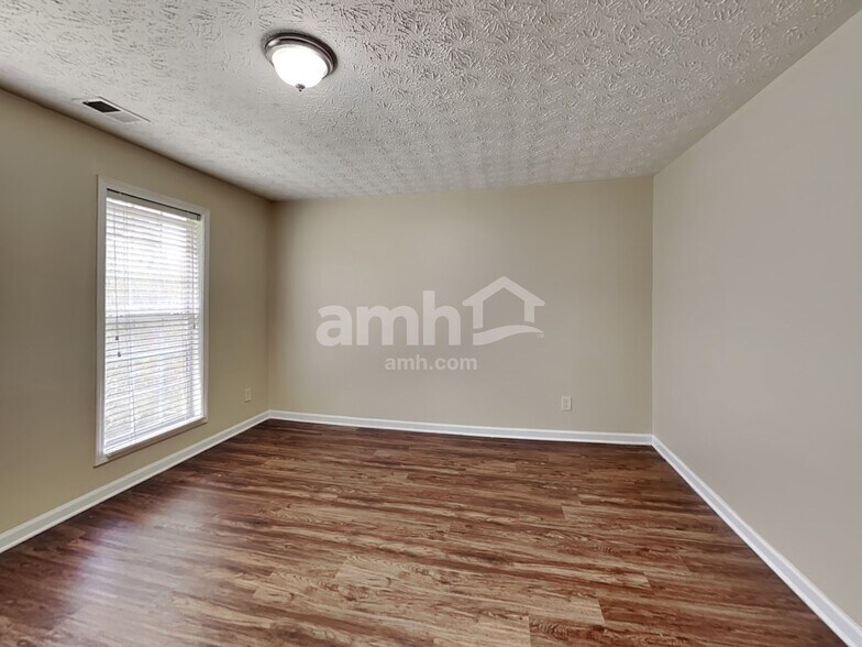 Building Photo - 1311 Aberdare Dr