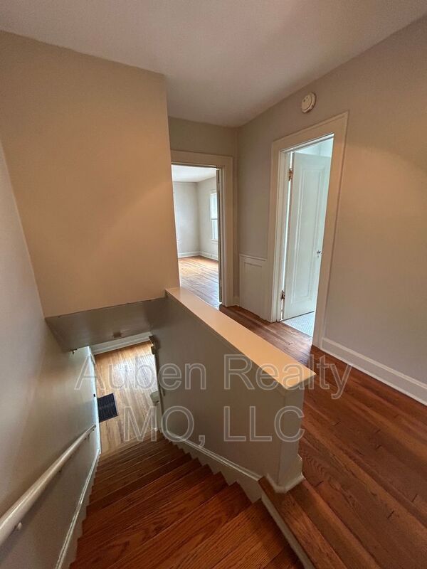 Building Photo - 5412 Harrison St