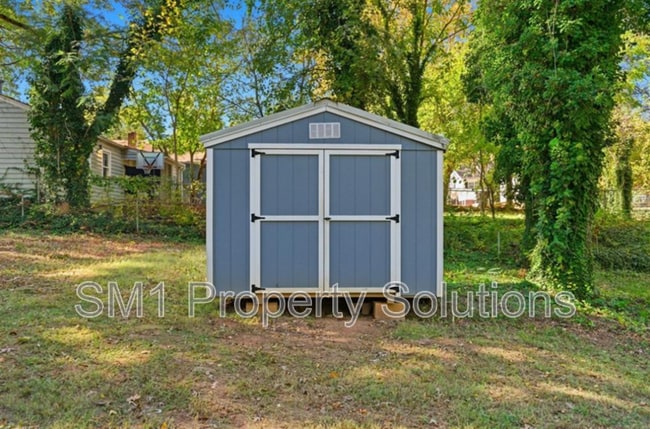 Building Photo - 1907 Apex Pl