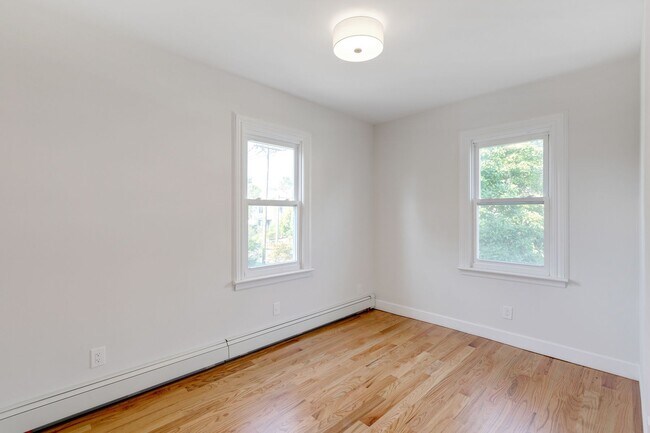 Building Photo - 161 Ashland Ave