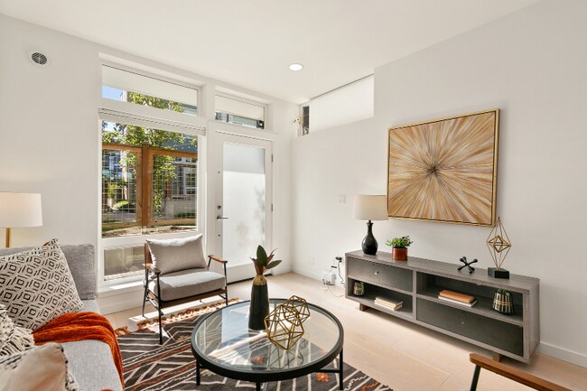 Building Photo - 114A 20th Ave