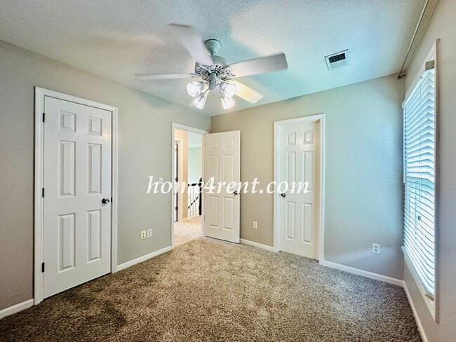 Building Photo - Blue Valley Schools, Walking Distance to Elementary School and Neighborhood Pool!
