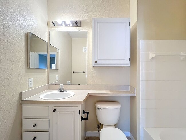 Building Photo - Renovated 2 Bed / 2 Bath Condo in Gated Visconti Condominiums – Maitland