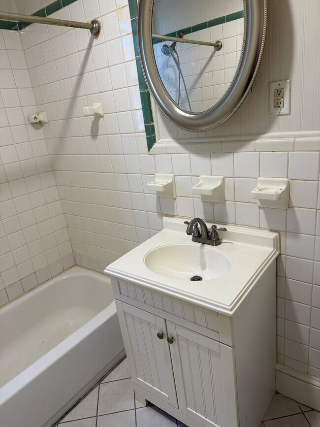 Building Photo - 0011