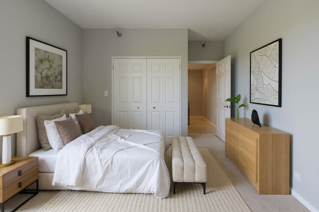 Building Photo - 1255 S State St