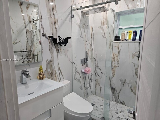 Building Photo - 106 SE 4th Ave