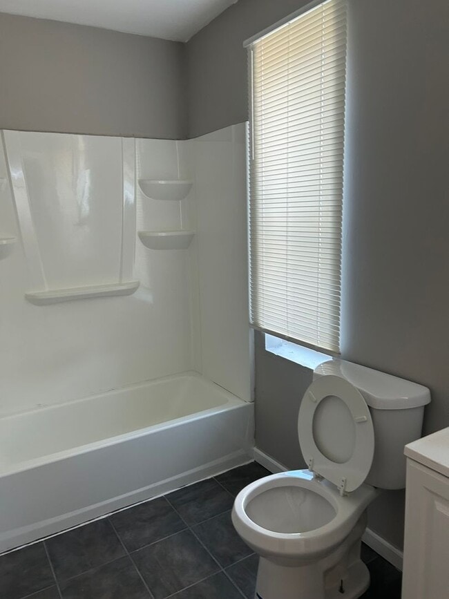 Building Photo - Spacious 2BR / 2BA Single-Family Home Near Fishtown – Available Now!