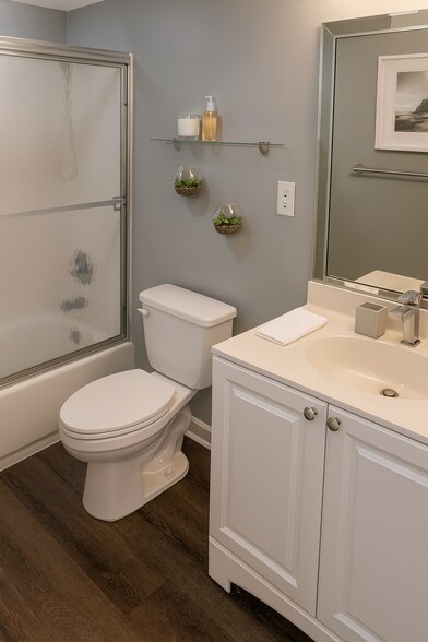 Main Bathroom - 19390 Collins Ave