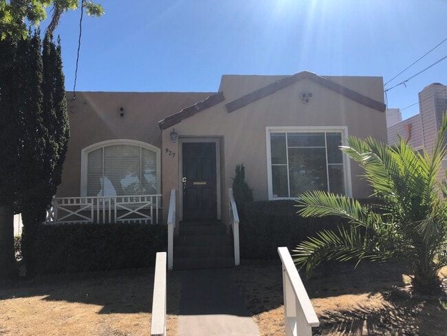 Building Photo - Great 3 Bedroom 2 Bath House in Old Town M...