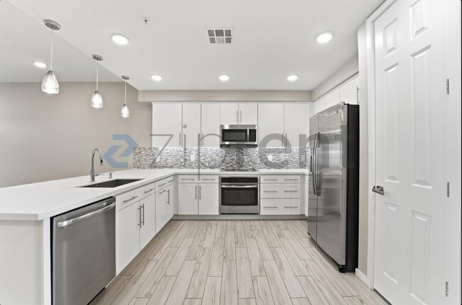 Building Photo - 250 W Queen Creek Rd