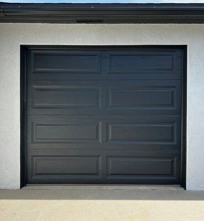 Building Photo - 18421 Patterson Ln