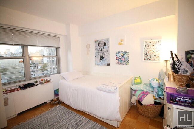 Building Photo - East 64th Street