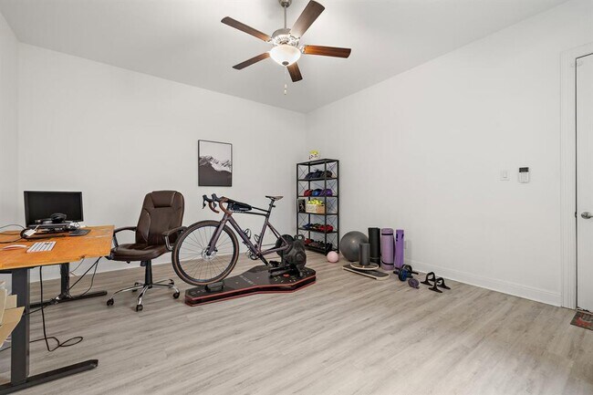 Building Photo - 2901 Oak Chase Cv