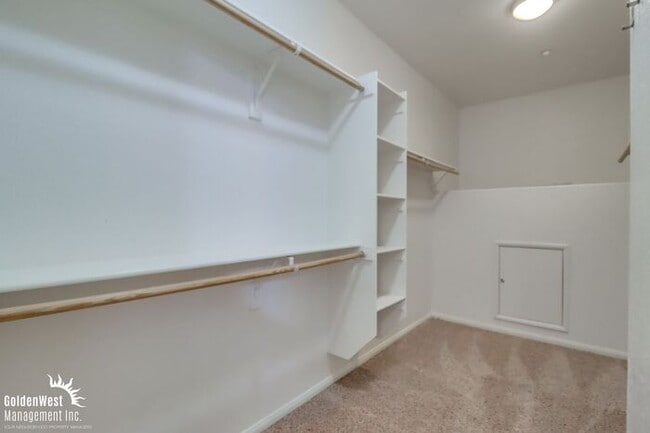 Building Photo - Bright & Spacious 2Bdm 2Ba Townhome in Eas...