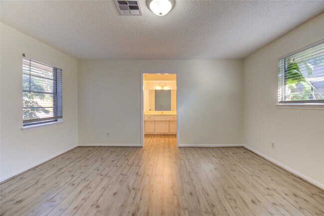 Building Photo - 5810 Boyce Springs Dr