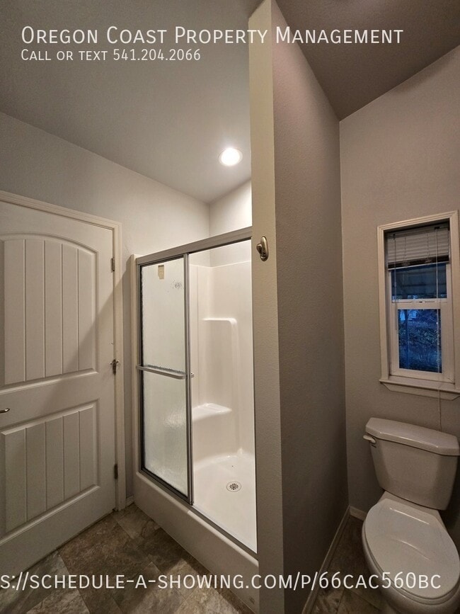 Building Photo - 15 N Hillside Dr