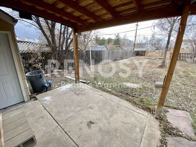 Building Photo - Charming 2 Bed 1 Bath in a Great Location