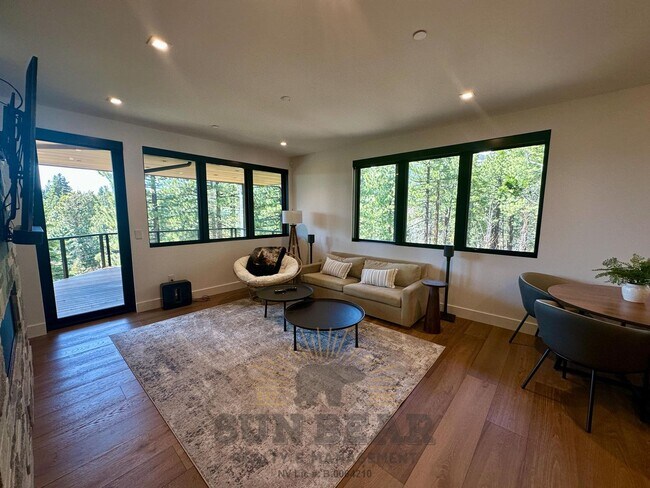 Building Photo - Luxury Mountain Retreat
